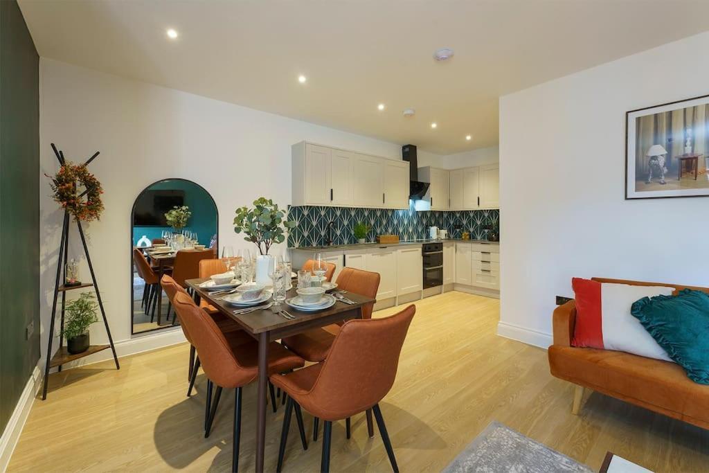 בריסטול Lilyturf - 2 Bedroom Luxury Apartment By Mint Stays מראה חיצוני תמונה