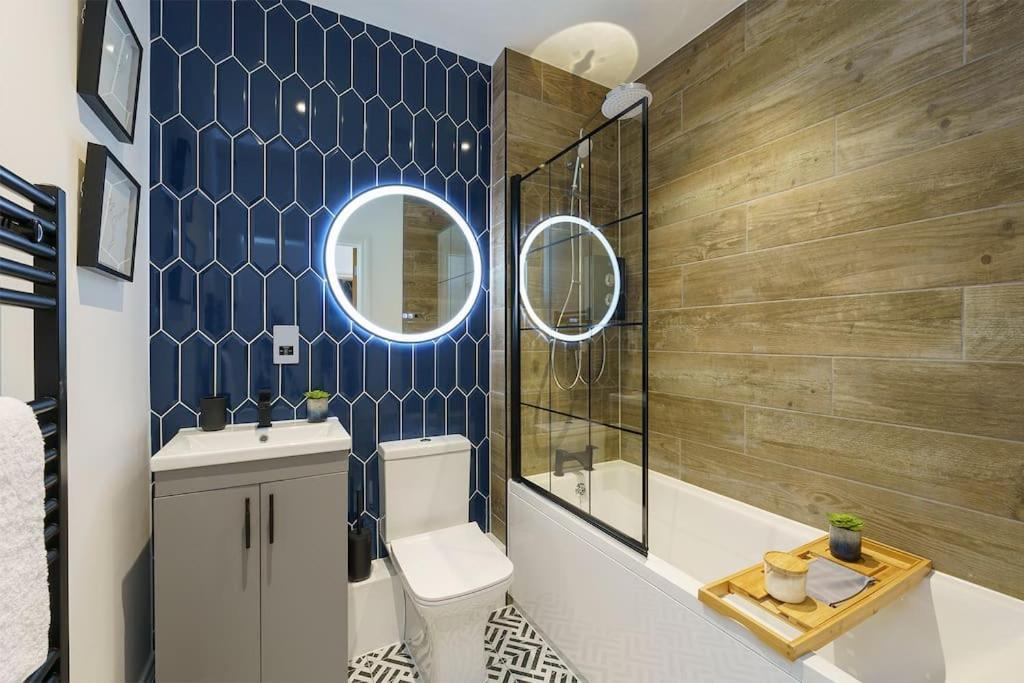 בריסטול Lilyturf - 2 Bedroom Luxury Apartment By Mint Stays מראה חיצוני תמונה